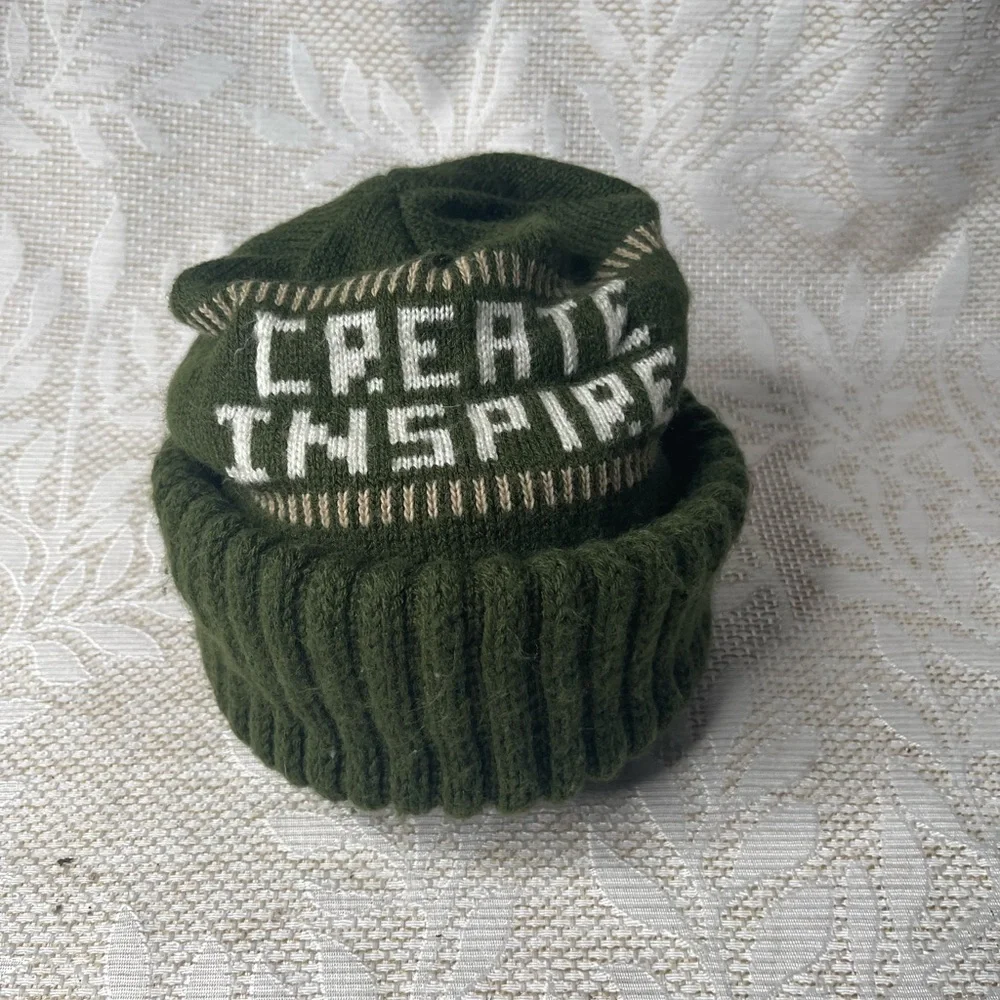💕Bundle 3 for $20 Winter knit hat. CREATE INSPIRE. Green one size